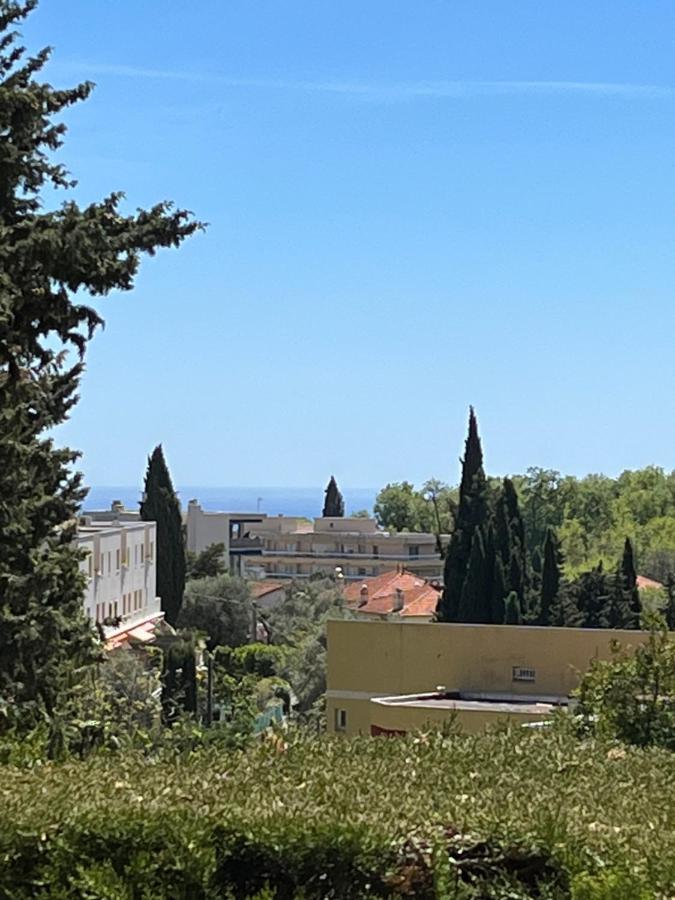 Apartment Avec Terrasse Et Parking A *